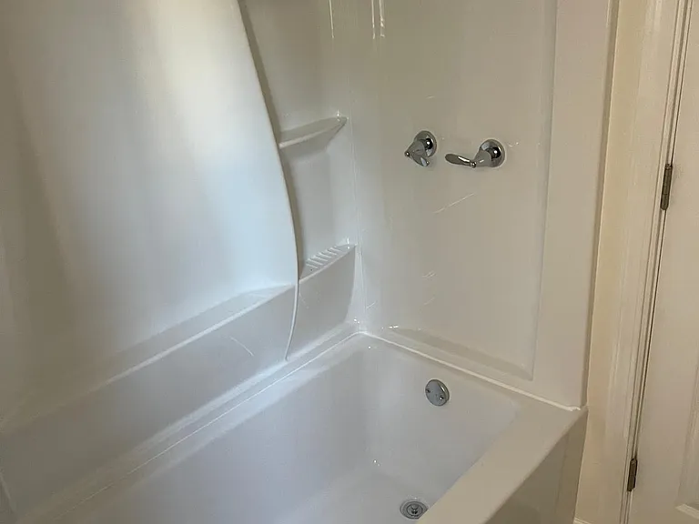 212 S Berendo St #216-1/2 — Photo 4