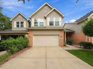11242 Pin Oak Cir, Mokena, IL 60448