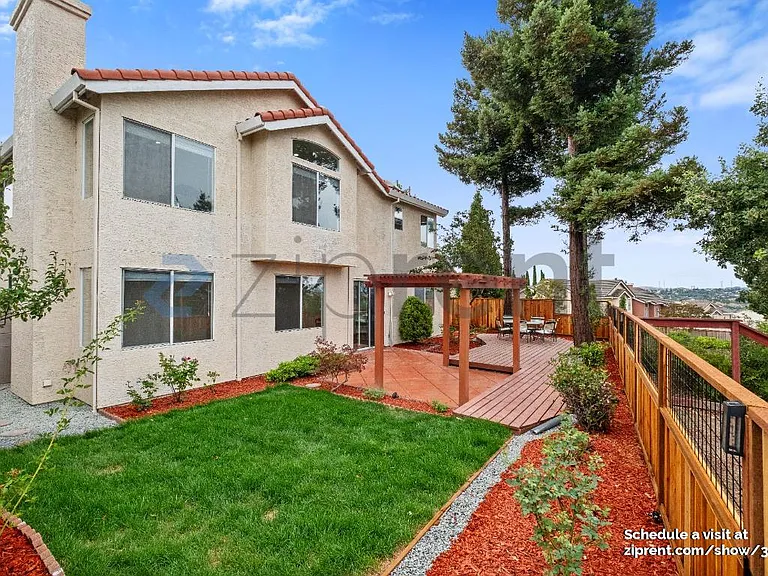 1001 Sandhurst Dr — Photo 37