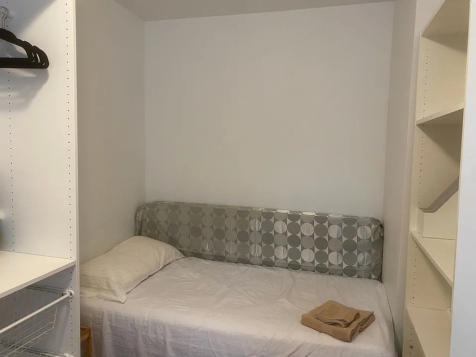 21 N 42nd St