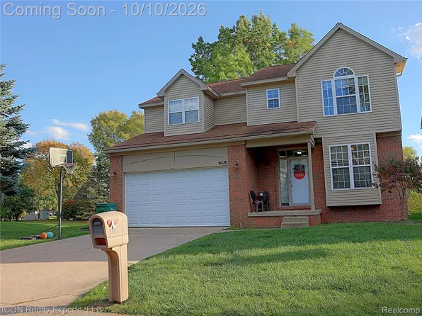 805 Calgary St, Auburn Hills, MI 48326