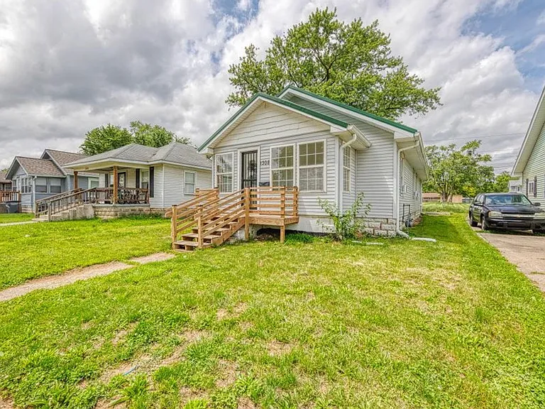 1308 E Taylor St — Photo 21