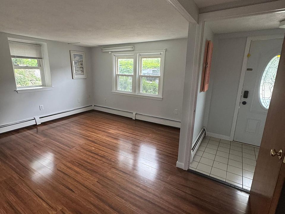 Spacious, well lit and airy living room