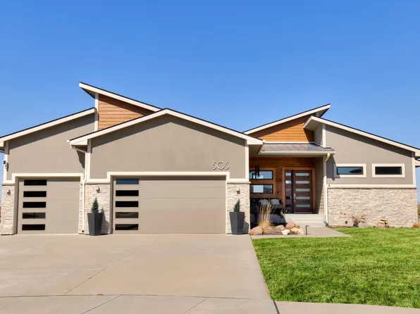 505 NE Dellwood Ct, Waukee, IA 50263
