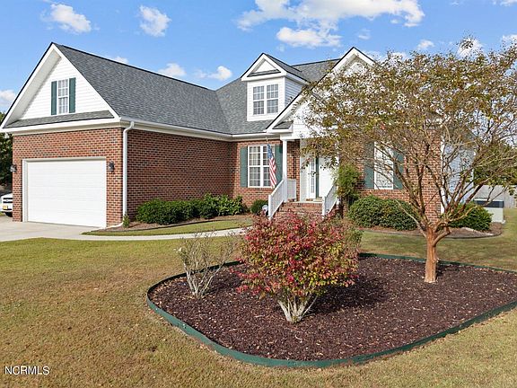 3rd image of 405 Edenton Ct