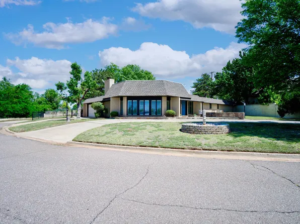 2844 Terrace Ln, Woodward, OK 73801