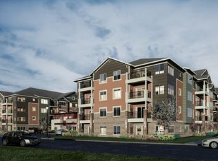 1640 Rivers Bnd APT 303, Wauwatosa, WI 53226