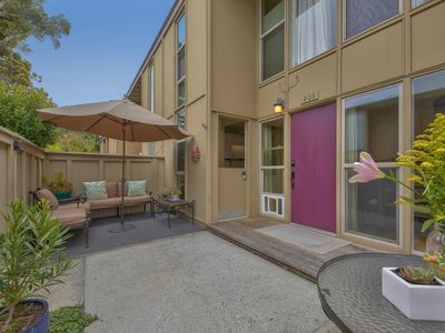 451 Dela Vina Ave APT 402, Monterey, CA, 93940