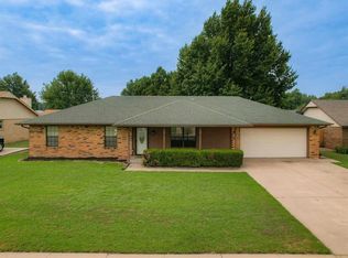 304 Lonnie Ave, Ponca City, OK 74601