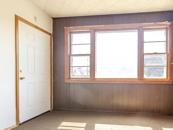 Enclosed porch/sunroom/back entrance