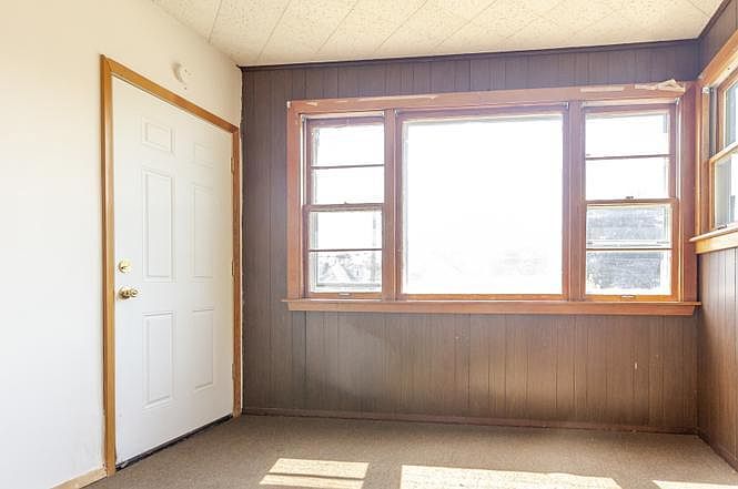 Enclosed porch/sunroom/back entrance