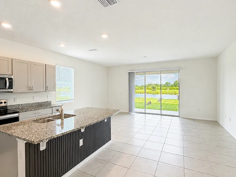 1470 Isleta Loop — Photo 5