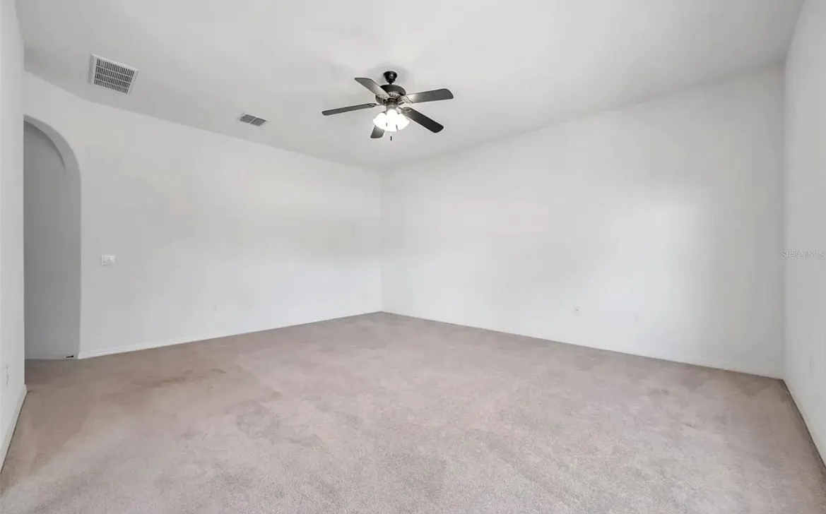4 bed, 2.5 bath, 2355 sqft, $2,600 — Photo 3