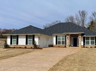 224 Farley Rd, Byhalia, MS 38611