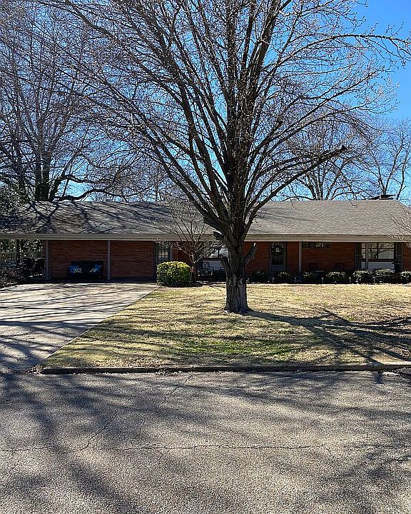 1st image of 2 Donegal Cir