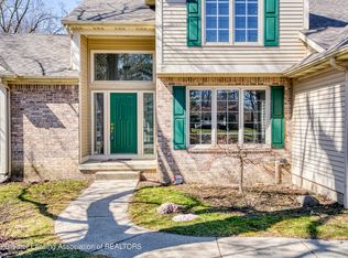 1613 Roxburgh Ave, East Lansing, MI 48823