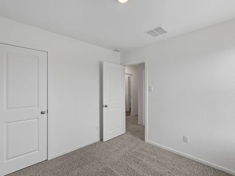 40818 Hawthorne Glades St — Photo 33