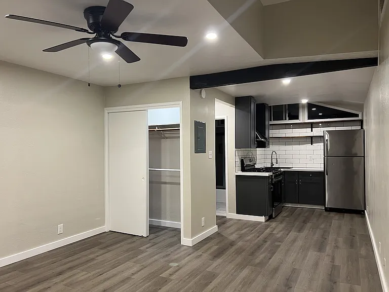 225 N Cloverdale Blvd #3 — Photo 7
