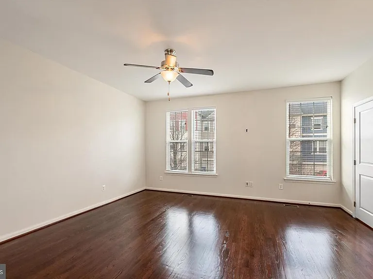 106 Argyle Ct — Photo 13