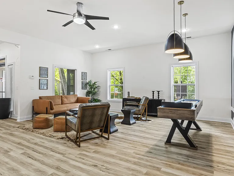 The Ellis Apartments — Photo 6