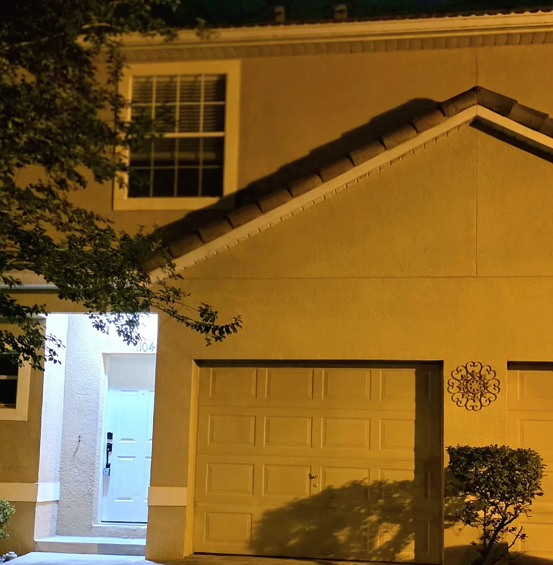 3 bed, 2.5 bath, 1800 sqft, $2,150 — Photo 2