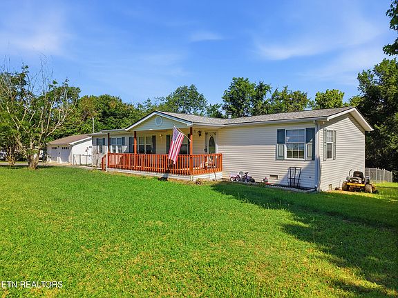2nd image of 910 Wye Dr