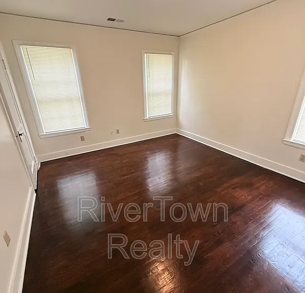 1026 Stonewall St — Photo 15