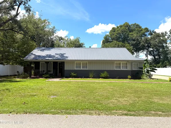 108 Case Ave, Quitman, MS 39355