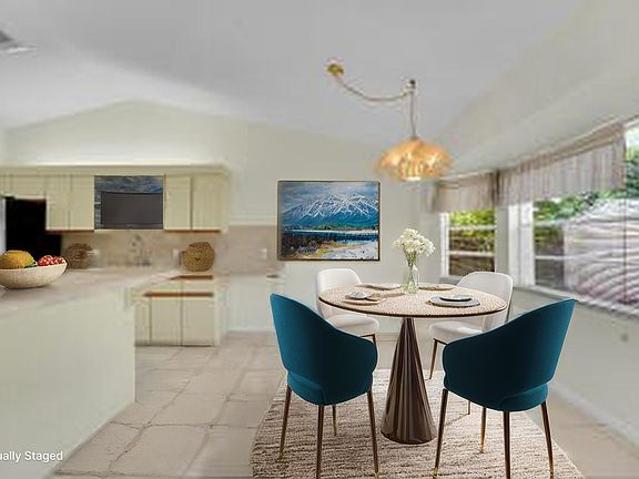 5th image of 2556 SW Cameo Boulevard