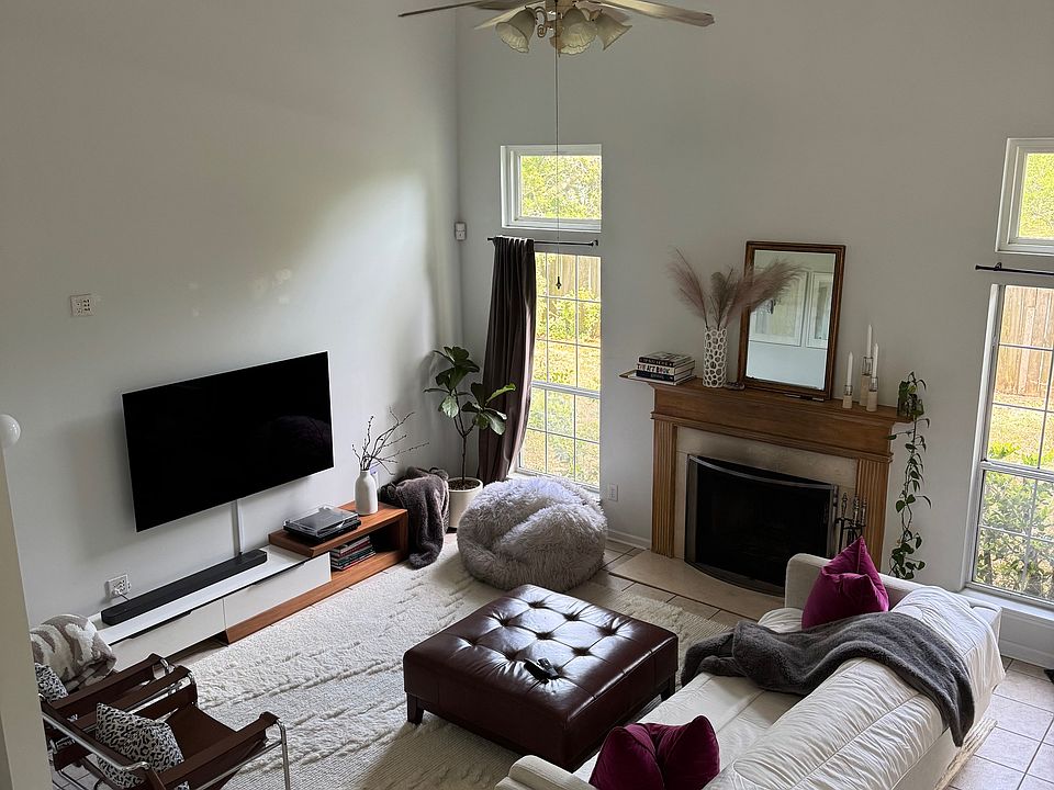Open Living Room w/ Vaulted Ceilings
