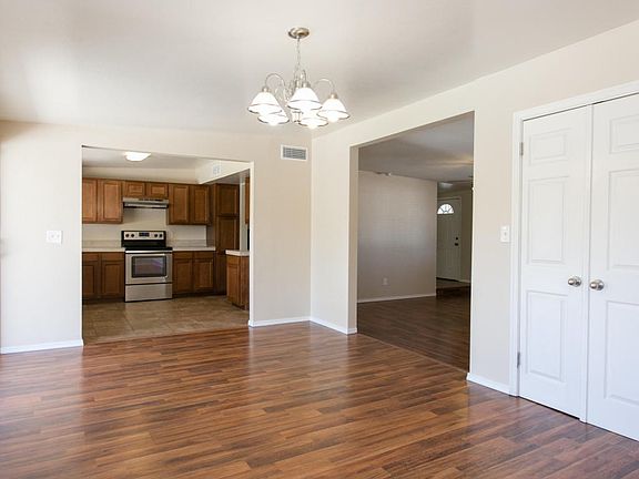 4th image of 726 N Kent Dr