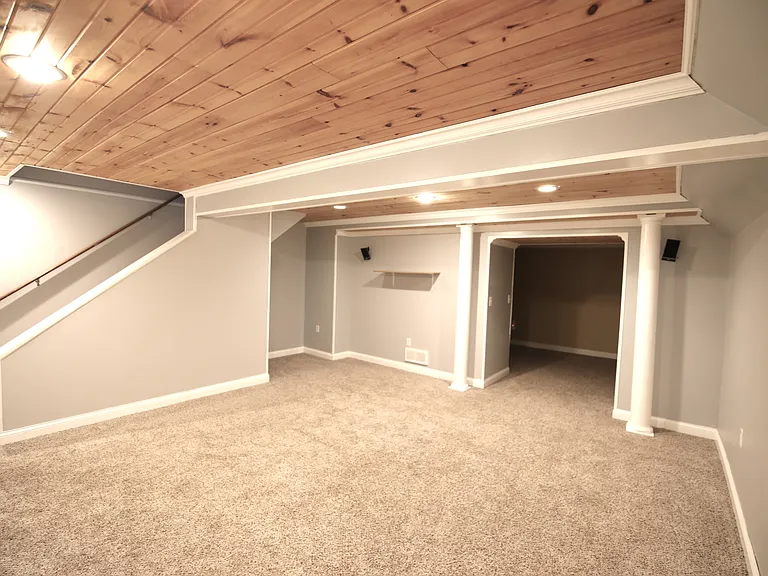 4400 Greensbury Dr — Photo 22
