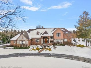 8309 High Meadow Trl, Clarkston, MI