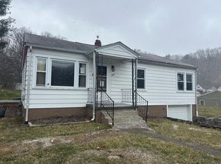 319 Edgewood Rd, Bluefield, VA 24605