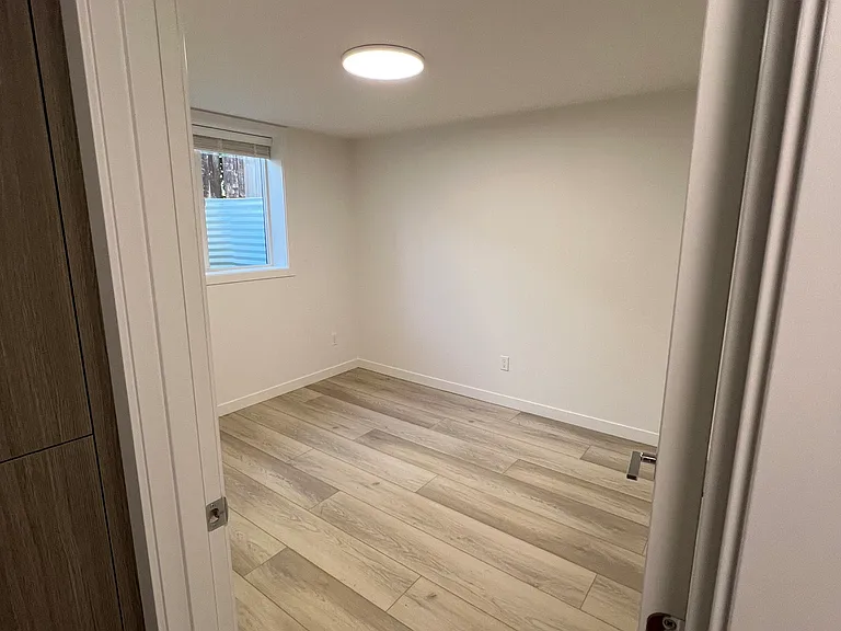 14402 SE Main St #B — Photo 35