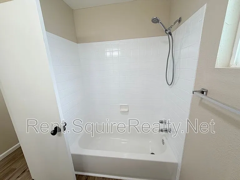 355 S Aspan Ave #MIDDLE HOUSE — Photo 18