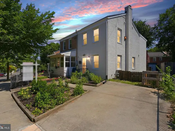 4608 Bass Pl SE, Washington, DC 20019