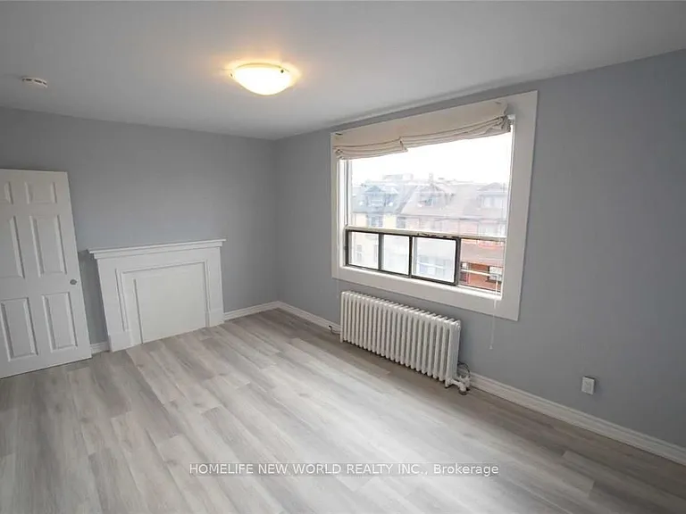 1104 College St #3 — Photo 4