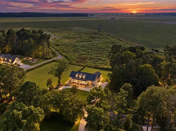 91 Small Dr, Elizabeth City, NC 27909