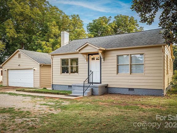 5th image of 2141 Dove St