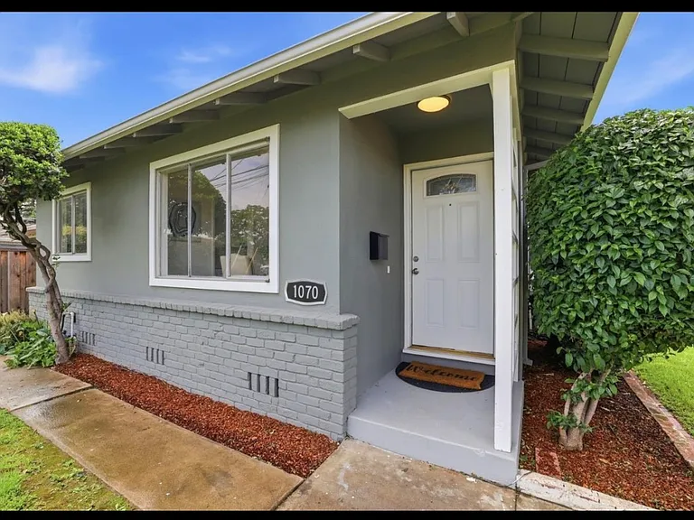 1070 Arroyo Seco Dr — Photo 3