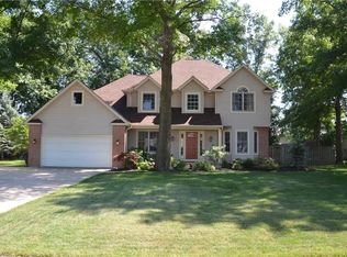 5340 Oakwood Dr, Sheffield Village, OH