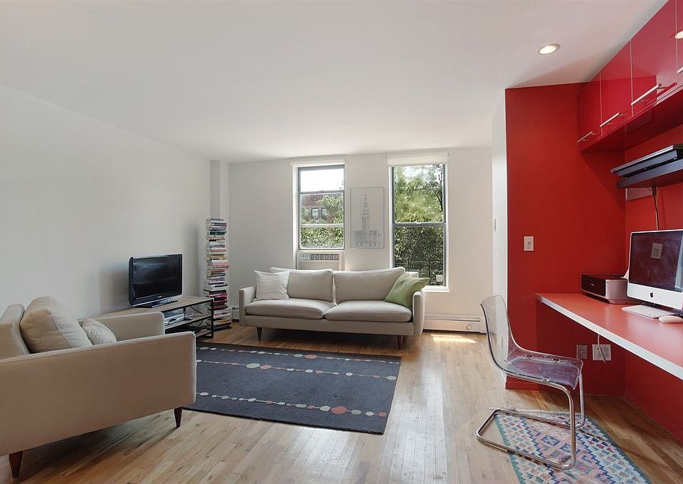 1st image of 49 Carroll St #2