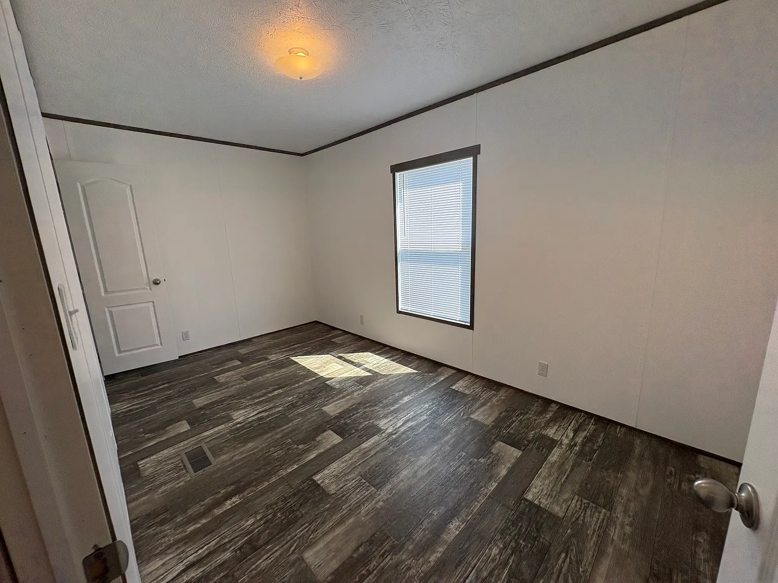 3 bed, 1216 sqft, $1,199 — Photo 4