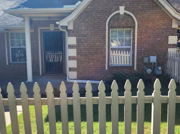 6754 W Beaumont Cir, Southaven, MS 38671