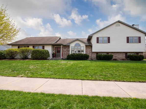 2955 W Pheasant Ct, Oshkosh, WI 54904