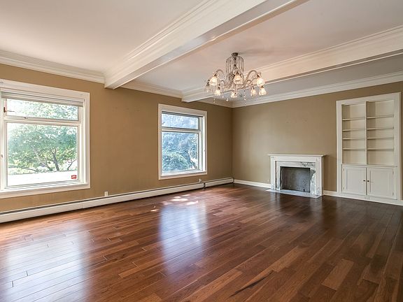5th image of 901 N Pennsylvania St #901