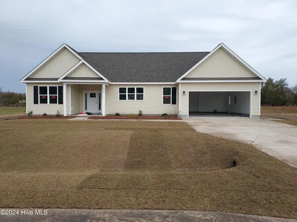 649 Bright Harvest Drive, Maysville, NC 28555