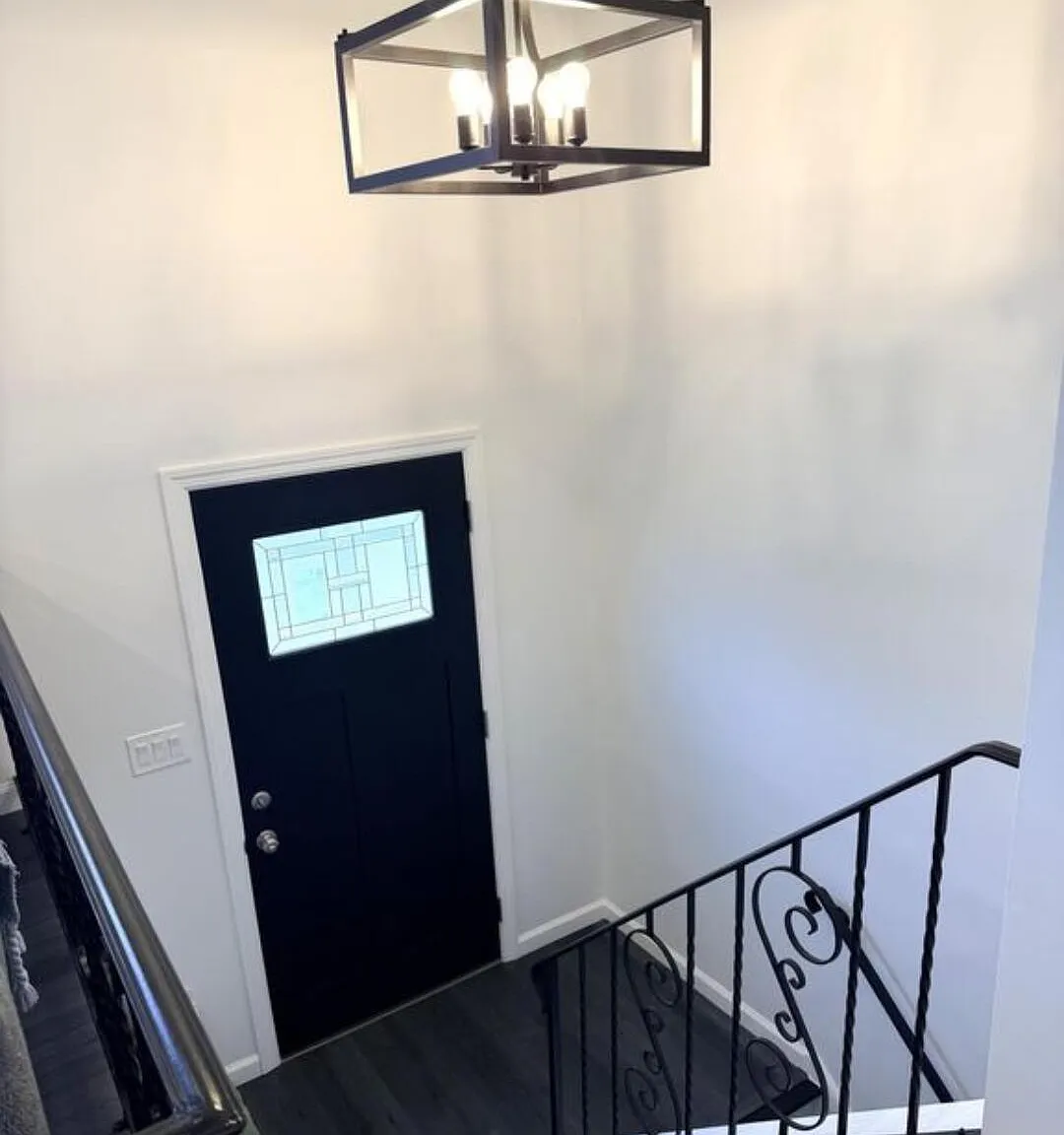 3 bed, 1100 sqft, $3,500 — Photo 2