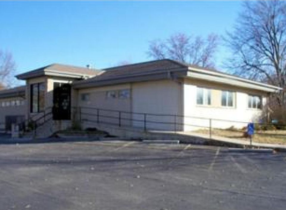 1st image of 2 Holly Ln